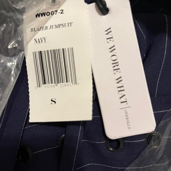 Weworewhat cutesuits!! Pinstripes…blazer jumpsuits never worn/still in packaging - Picture 3 of 4
